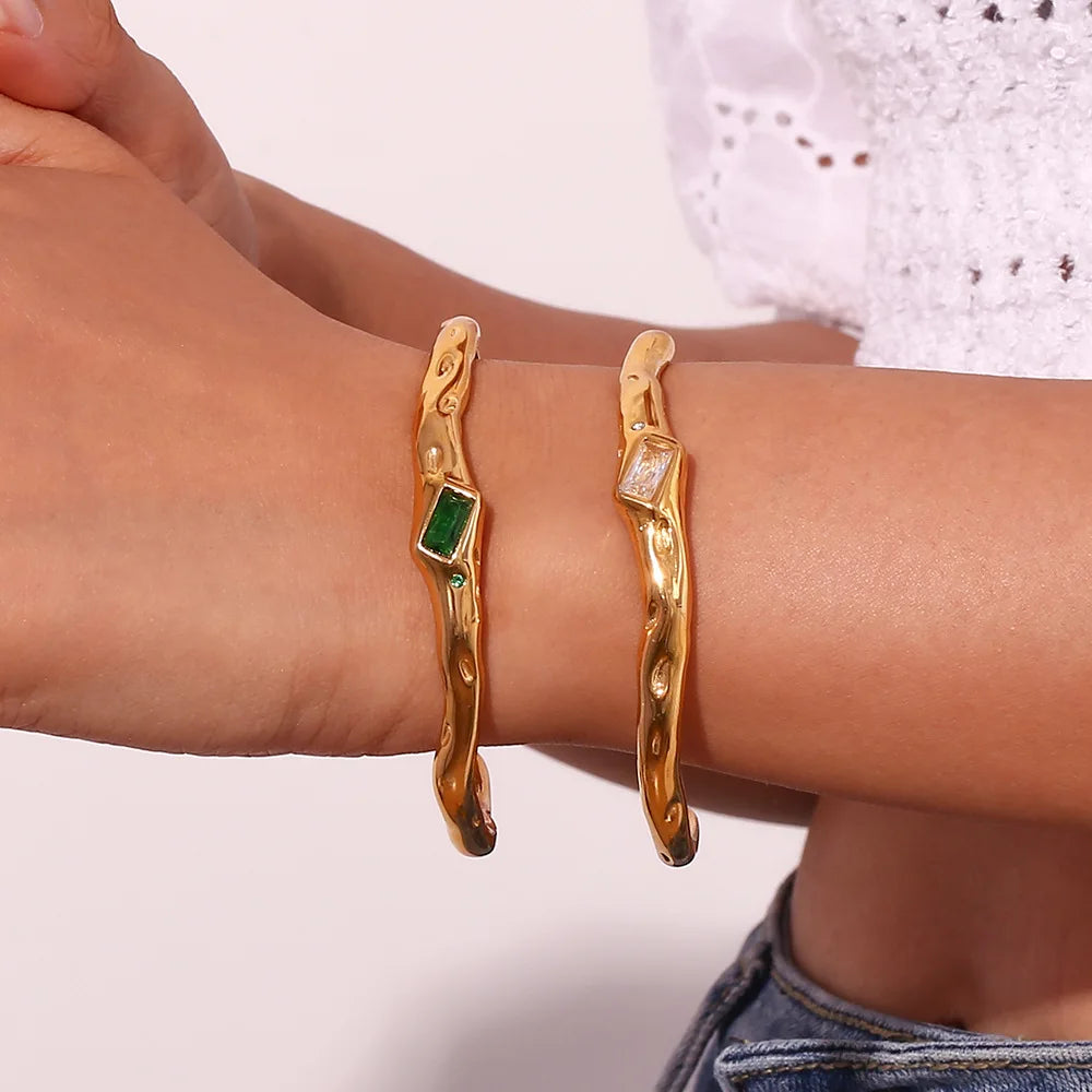 Eva Gold Bangle