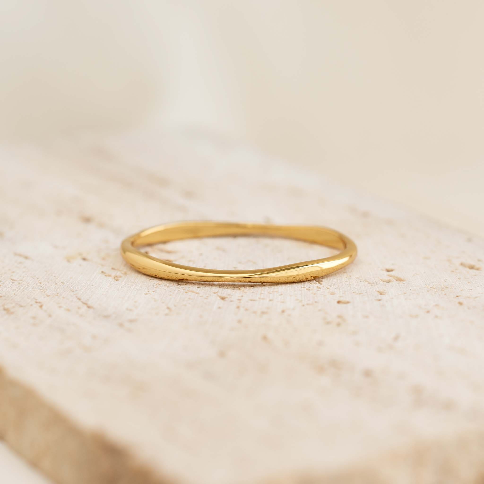 Aelia Gold Bangle
